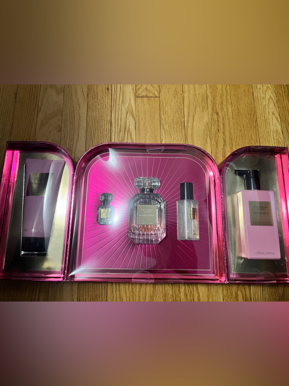 BRAND NEW Victoria Secret Bombshell 5 piece fragrance giftset